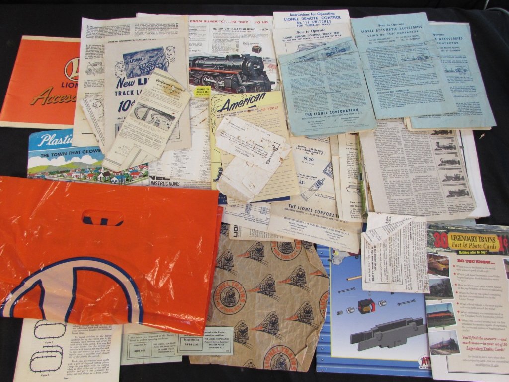 80PC LIONEL TRAIN PAPERWORK CATALOG INSTRUCTIONS: 80 PIECES LIONEL TOY TRAIN PAPERS, PARTS CATALOG, INSTRUCTIONS, FACT & PHOTO CARDS, ACCESSORIES, ETC..
