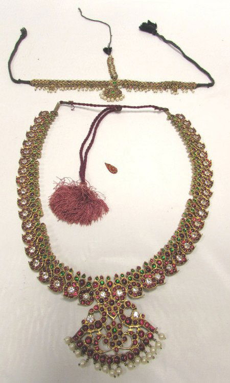 INDIA WEDDING JEWELRY BOLLYWOOD NECKLACE BRACELET: 163.69 BRIDAL KUNDAN MEHNDI INDIAN MUGHAL TIKKA, POLKI, MOGUL, MEENA, SURYA BINDIS & HEAD PIECES. INCLUDES CASES. GOOD CONDITION.