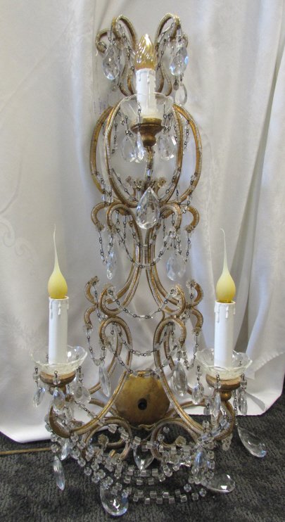 29" CRYSTAL & GOLD GILT WALL SCONCE CHANDELIER: 327.27 GLASS PRISM CANDELABRA LIGHT FIXTURE. ELECTRIC 3 SOCKET, 29" TALL, 13" WIDE. GOOD CONDITION.