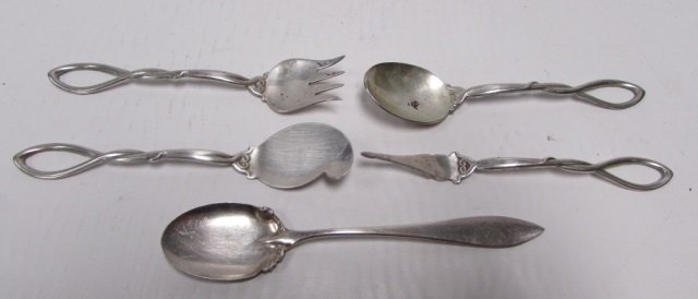 5PC FRANK WHITING STERLING SILVER SERVING SET: 348.1 FRANK WHITING STERLING 5 PIECE SILVERWARE SET. GOOD CONDITION. 2.82 TROY OZ. 5" - 5.75" LONG.