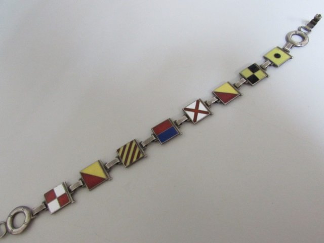 ENAMEL SWEET HEART FLAG BRACELET STERLING SILVER: NAVY NAUTICAL LINKS SPELL "I LOVE YOU" . MEASURES 7 1/2" LONG. EXCELLENT VINTAGE ESTATE.