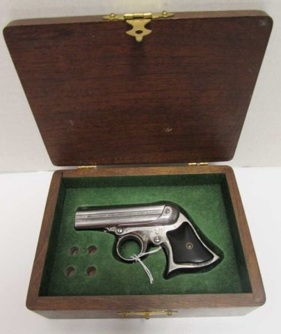 REMINGTON ELLIOT DERRINGER 32RF PEPPERBOX PISTOL W BOX: 4 BARREL REMINGTON ELLIOT PEPPERBOX GUN 3 3/8 INCH BARRELS SN# 24389 EXTRA FINE CONDITION WITH FITTED BOX CIRCA 1865