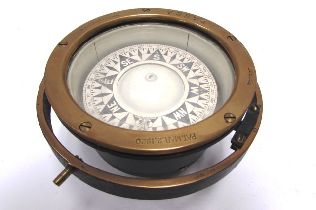 ES RITCHIE & SONS COMPASS NAUTICAL 73874 VIKING: VIKING INSTRUMENTS E.S. RITCHIE & SONS. COMPASS. BOSTON. 3.75" TALL, 6" WIDE. (4.25" DIAL). NO DAMAGE.