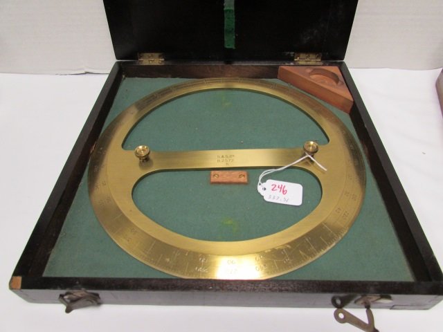S & S BRASS SHIP'S AZIMUTH CIRCLE COMPASS SEXTANT: MEASURES 12" ACROSS. INCLUDES BOX. AZIMUTH CIRCLE IS MARKED "S & S LTD B.2572" VERSO IS MARKED "JF". BOX & BRASS SHOW WEAR.