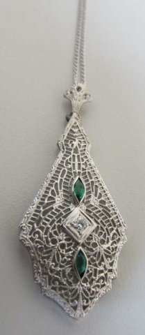 EMERALD DIAMOND 14K GOLD EDWARDIAN NECKLACE: 1 3/4" LONG VICTORIAN FILIGREE PENDANT WITH A 16" LINK CHAIN. ANTIQUE ESTATE