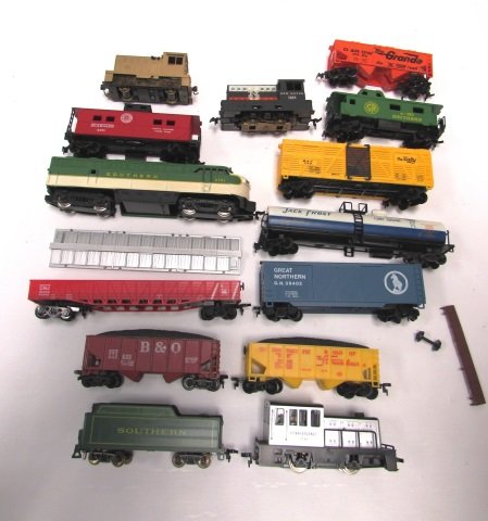 TOY TRAIN LOT CARS ENGINES JACK FROST NEW HAVEN: 14 pc. TRAIN LOT. 4 ENGINES, 10 CARS. 3.75" - 7.75" LONG.