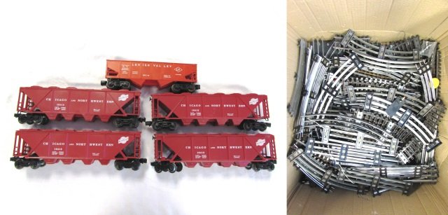 TOY TRAIN LOT CARS TRACK NORTHWESTERN LEHIGH: LARGE LOT OF TRAIN CARS & TRACK. 50+ PIECES.