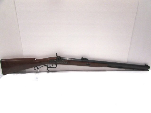 THOMPSON | CENTER ARMS 50 CAL BLACK POWDER RIFLE: THOMPSON .50 CALIBER BLACK POWDER LONG GUN. 26" OCTAGONAL BARREL, ADJUSTABLE REAR SIGHT. (117277)
