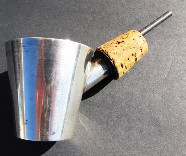 STIEFF STERLING SILVER JIGGER CUP BOTTLE POUR BAR: STIEFF STERLING SILVER JIGGER CUP POURER BARWARE. 3.25" TALL, 2" WIDE. 49.1 GRAMS. (SHIPPING FOR THIS ITEM IS $3).