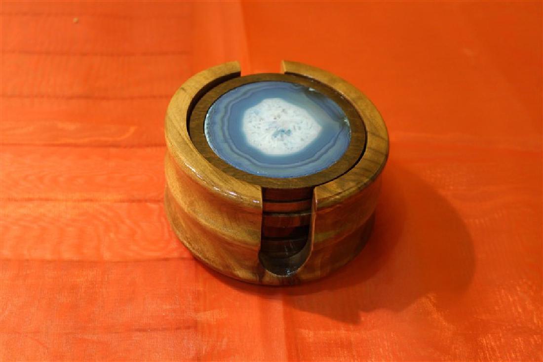 WOOD COASTER ROUND W/AGATE DISC 80MM BLUE: WOOD COASTER ROUND W/AGATE DISC 80MM BLUE #IGVR1314