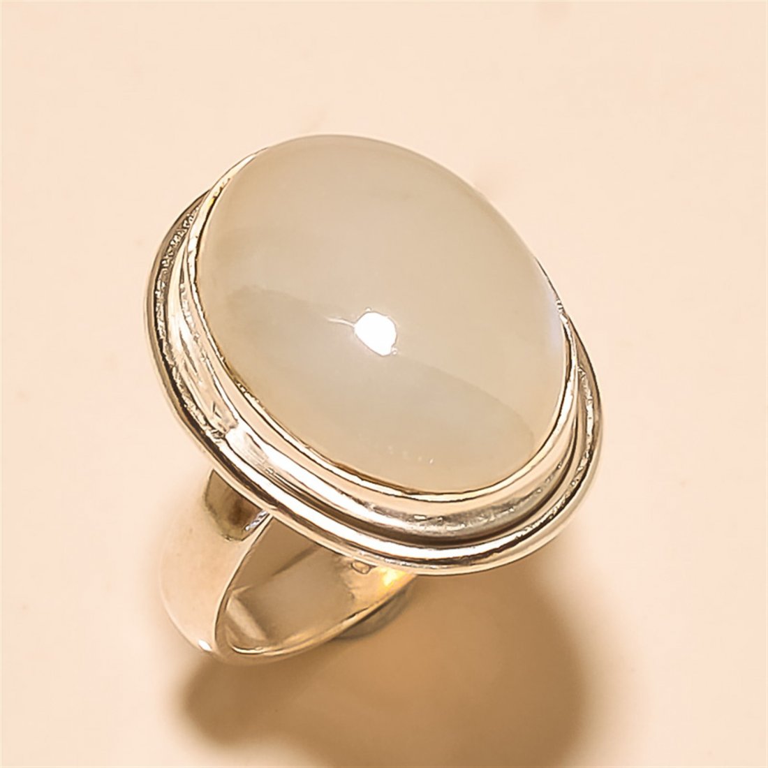 Moonstone RING Solid Sterling Silver: Moonstone RING Solid Sterling Silver Length:0.75inch Weight:8gram Size: 7.5 #R-201