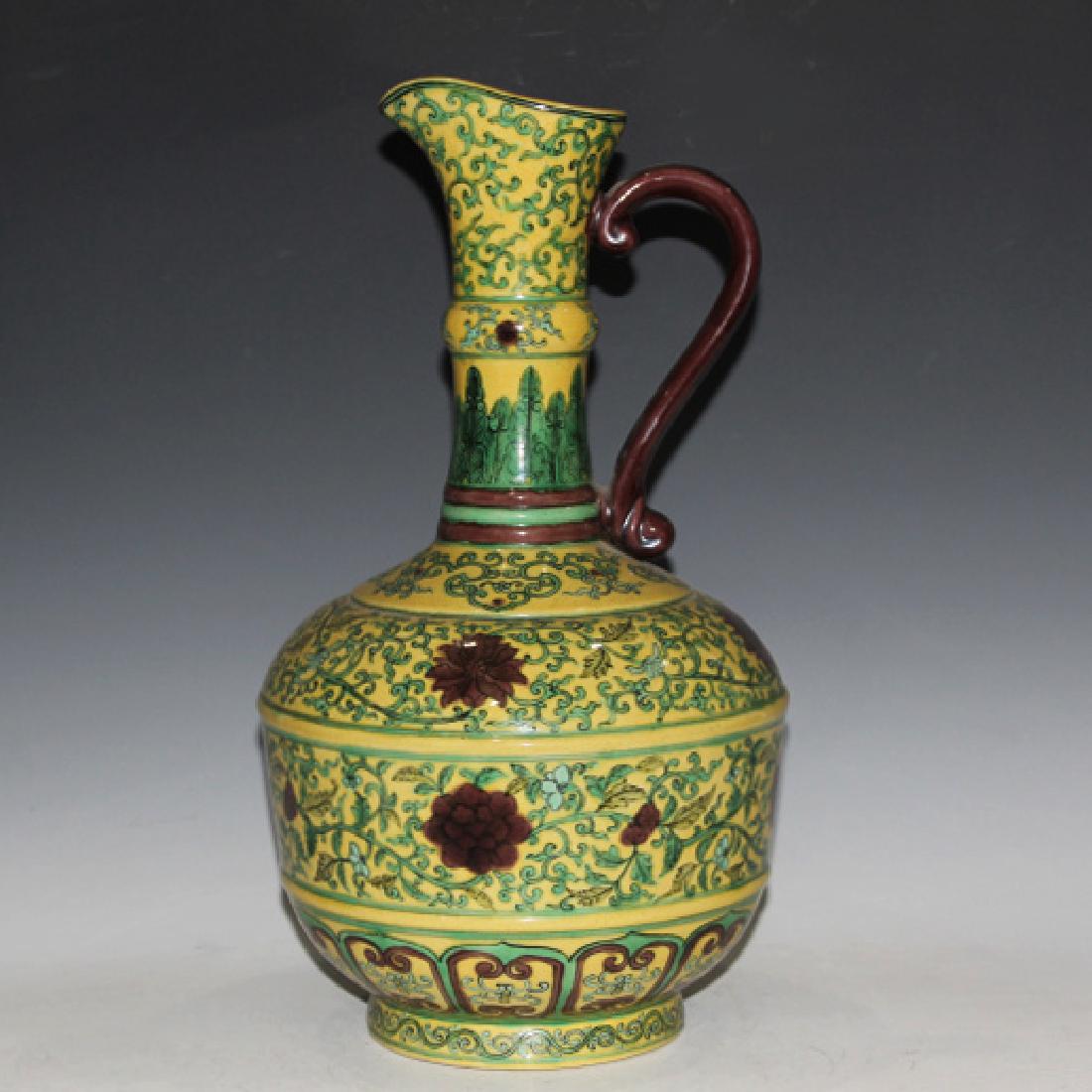 Chinese Su San Cai Pot Daqing Qianlong years of yellow (1 of 8)