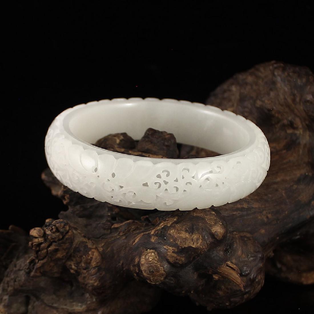 Chinese Hetian Jade Bangle (1 of 3)