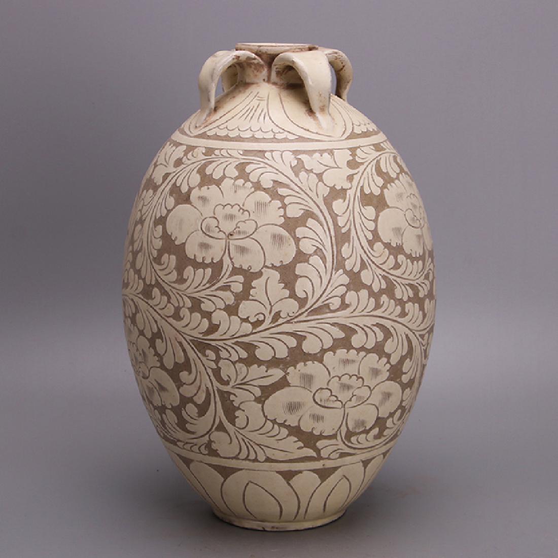CHINESE CI ZHOU WARE MEI VASE (1 of 5)