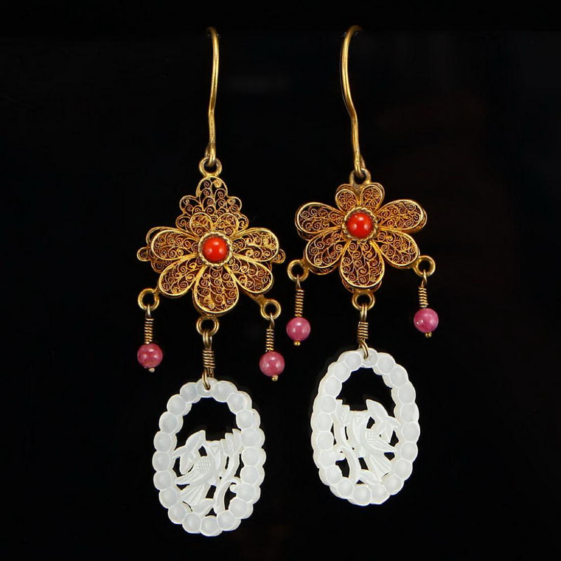 CHINESE GOLD WIRE AND GEM INLAID JADE EARRING (1 of 5)