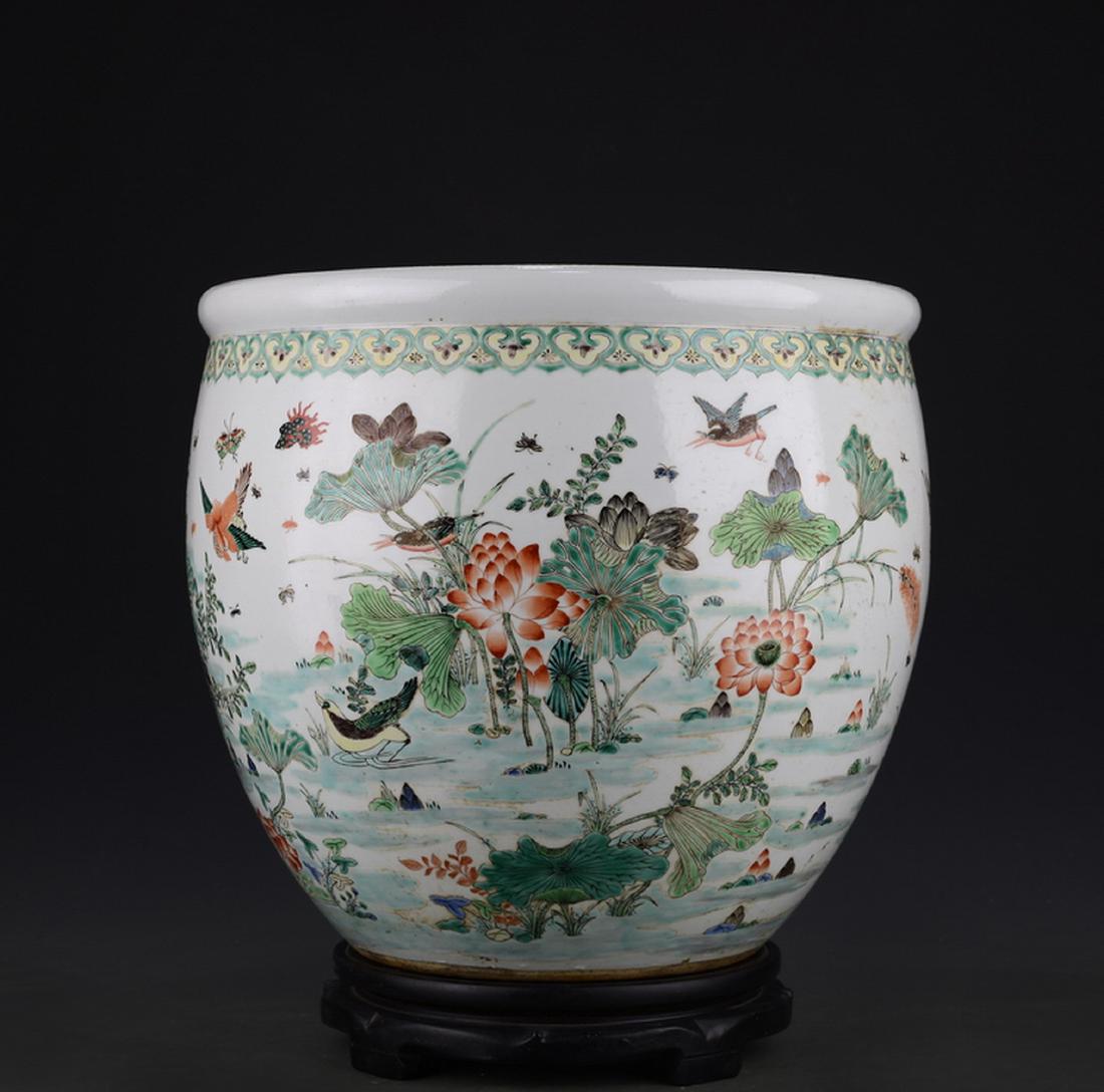 CHINESE QING WUCAI JAR (1 of 9)