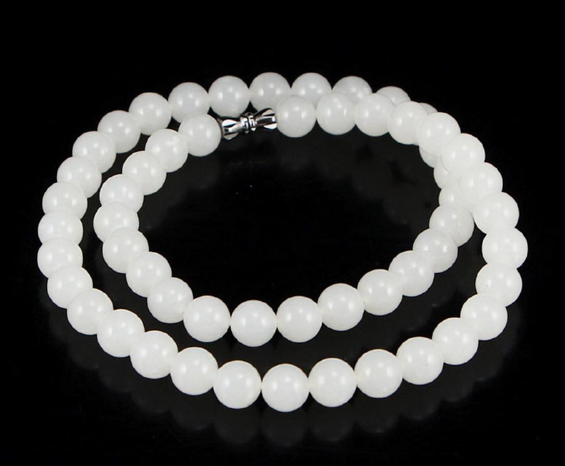 A HETIAN WHITE JADE ROUND BEADS NECKLACE (1 of 4)