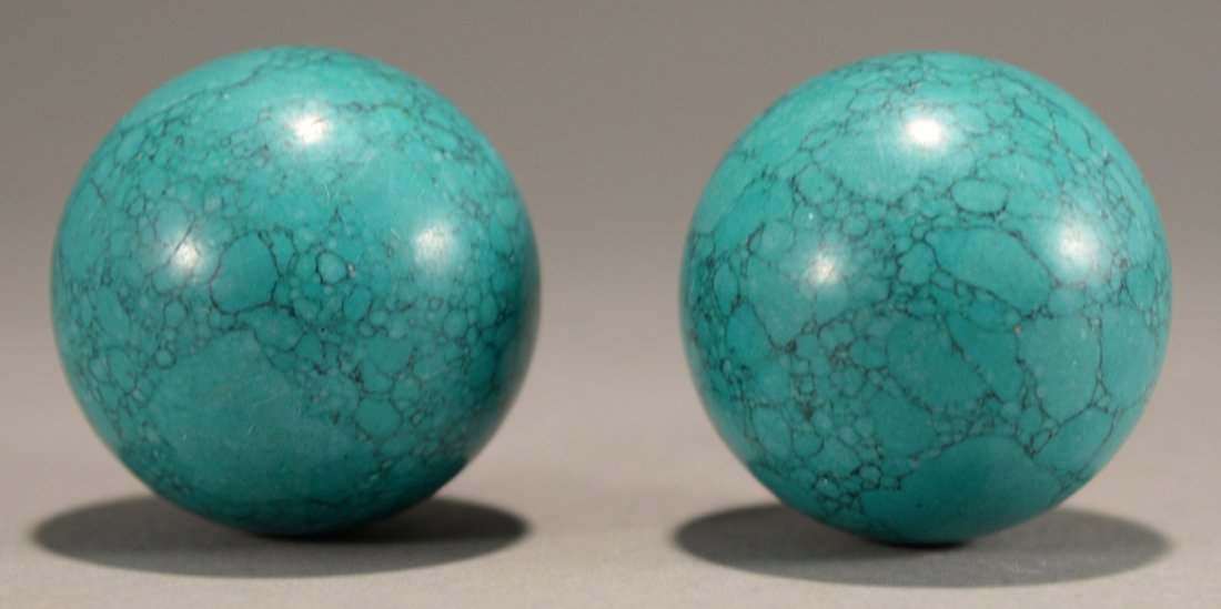 A PAIR OF TURQUOISE PLAYING BALLS: H:2inï¼ˆ5cmï¼‰