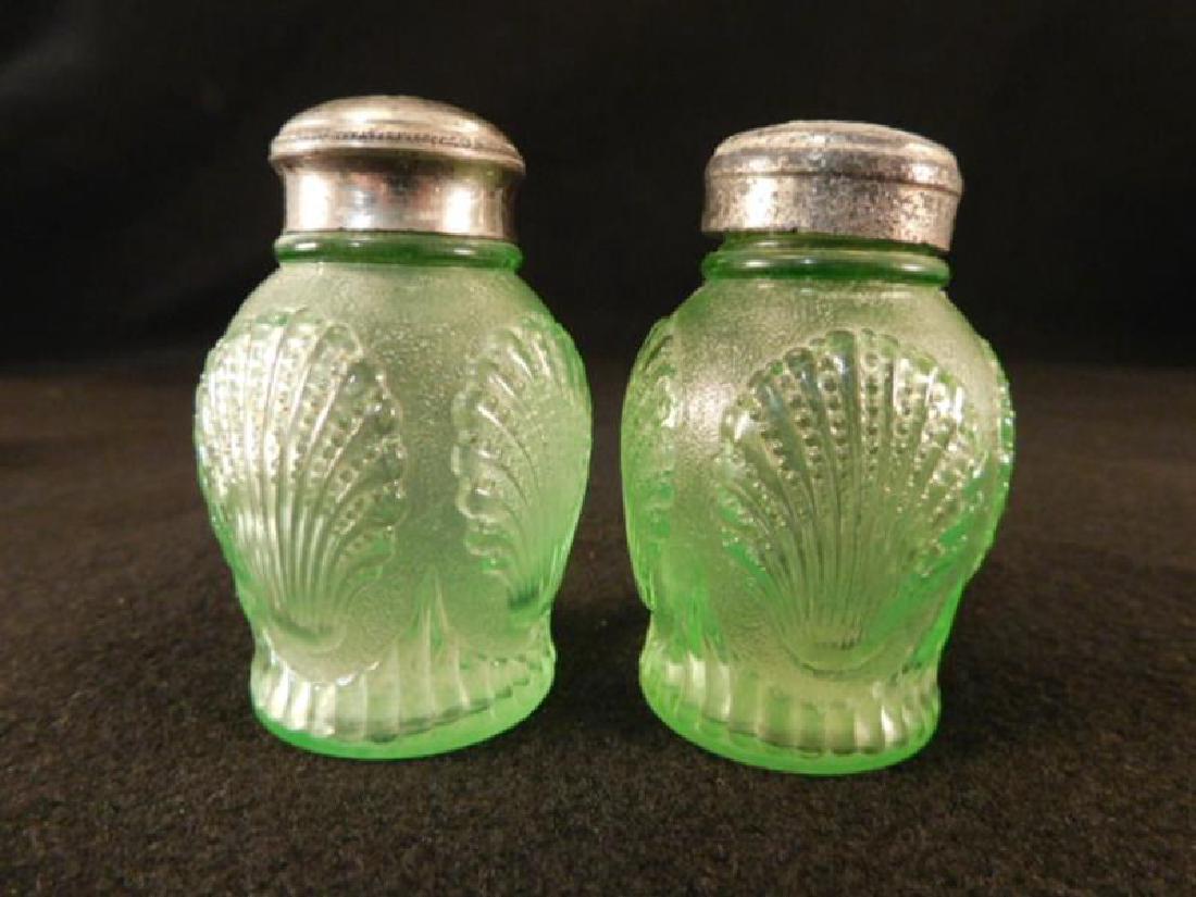 NEW YORK VASELINE GLASS SHELL SALT PEPPER  OPALESCENT (1 of 2)