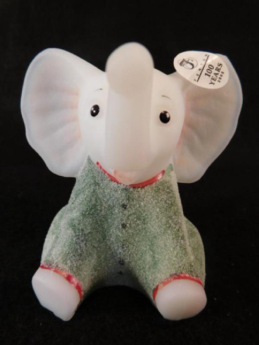 FENTON GLASS USA HAND PAINTED ELEPHANT (1 of 3)