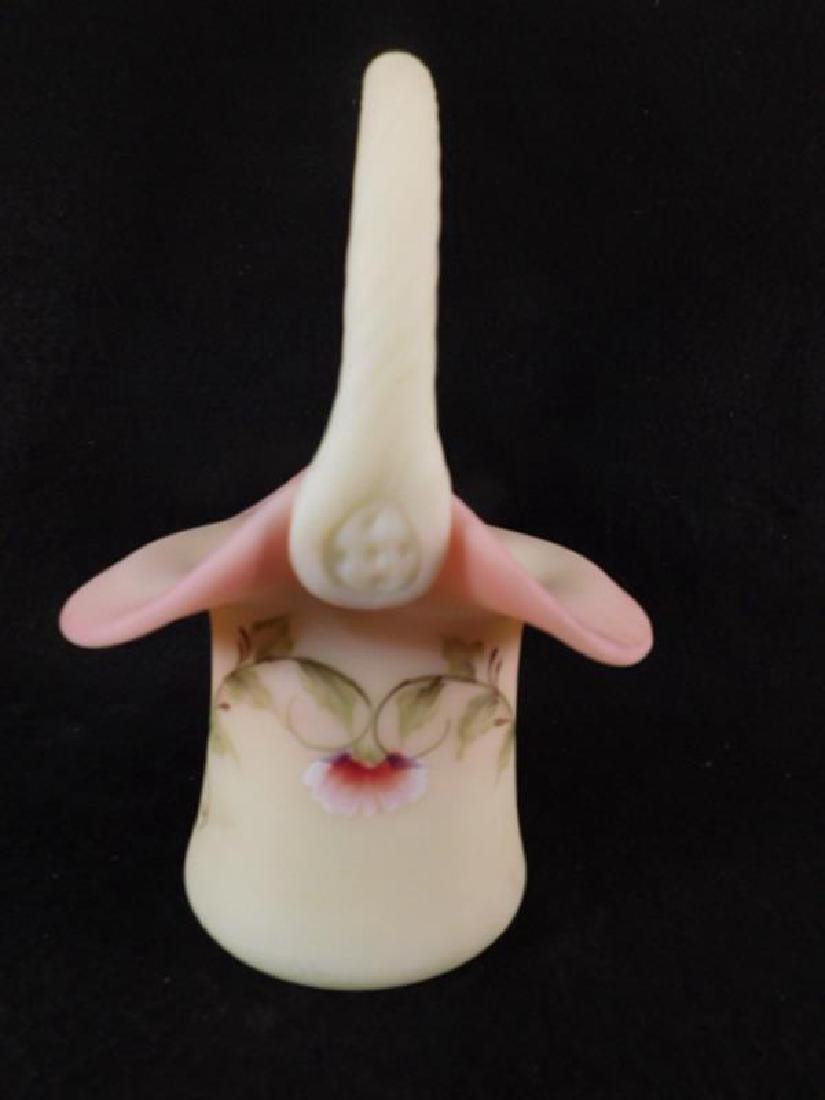 FENTON GLASS USA BURMESE BASKET (1 of 2)