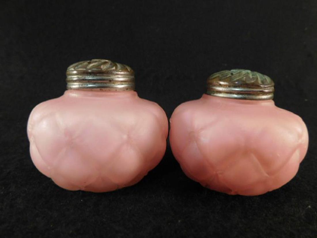 PINK OPAQUE SALT AND PEPPER   SHAKER GLASS VICTORIAN (1 of 3)