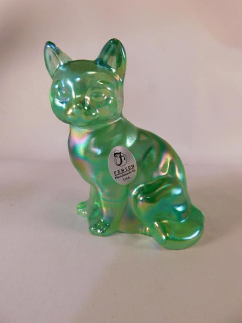 FENTON ART GLASS USA HANDPAINTED GREEN APPLE CAT: Thank you for attending HATMAN AUCTIONS! This auction features early and rare Victorian Glass, Vintage Sewing Notions, Fenton, Hummel, Rock as well as modern collectible glass in the later lots of thi