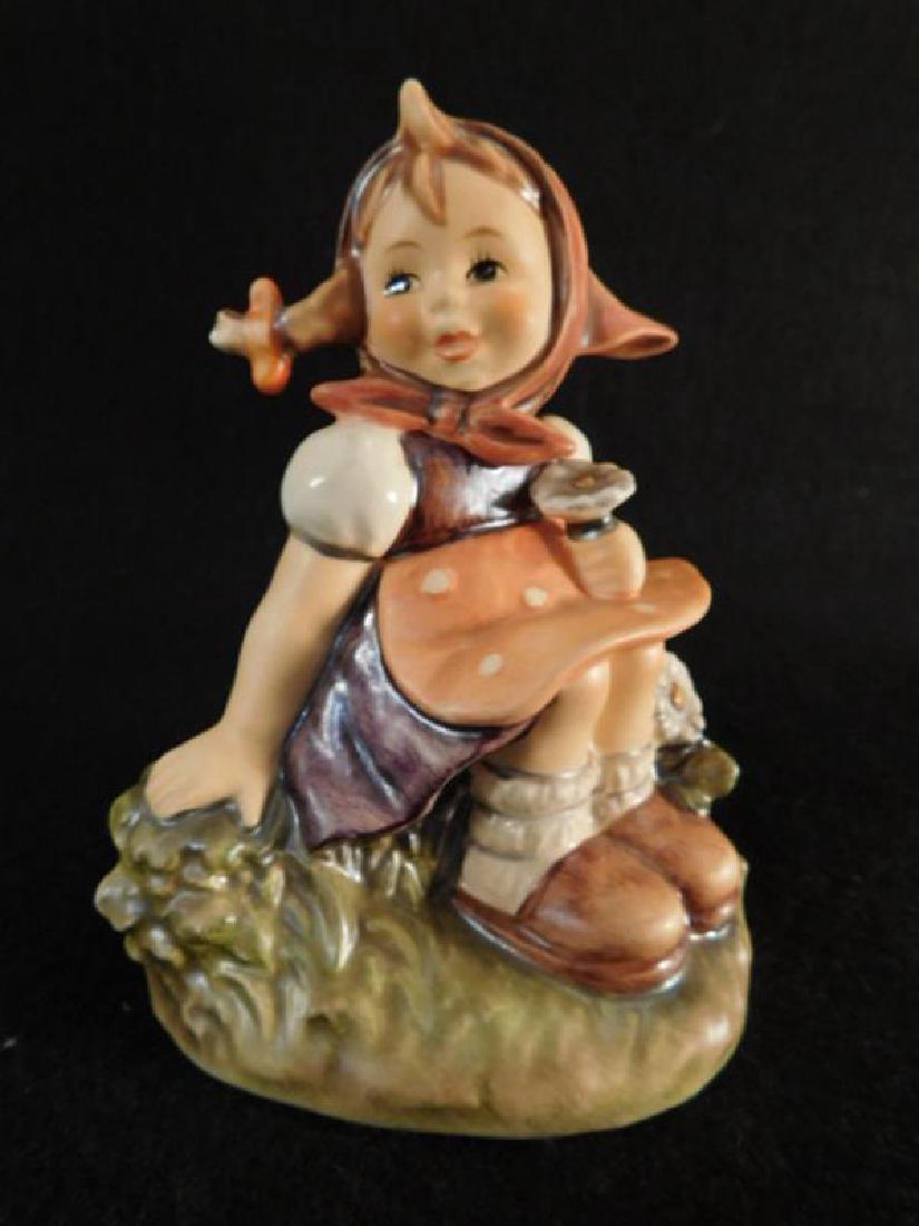 HUMMEL GOEBEL BERTA M.I FIGURINE IN THE MEADOWS: Thank you for attending HATMAN AUCTIONS! YES, WE SHIP! This is one of a series of auctions where we a very large collection of rare2047's Victorian Glassware, Primitives, Fenton, Hummels, Goebels, Ant