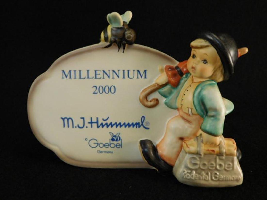 HUMMEL GOEBEL BERTA M.I  FIGURINE GOEBEL ARCHIVAL (1 of 3)