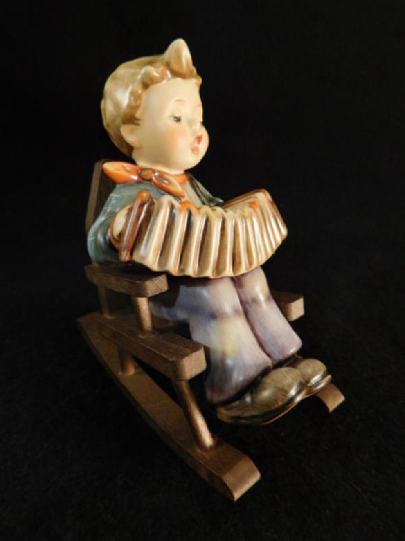 HUMMEL GOEBEL BERTA M.I  FIGURINE PRACTICE MAKES (1 of 4)