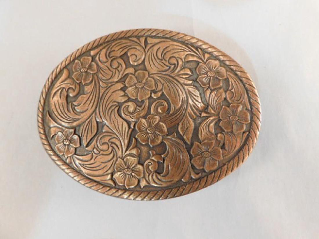 DECORATIVE BELT BUCKLE: Thank you for attending HATMAN AUCTIONS! This auctions consists of and ecclectic variety of fantastic quality 1864's Victorian Era Glass, antiques, Advertising, Art, Fenton, Hummel, Disney, Rare Rocks