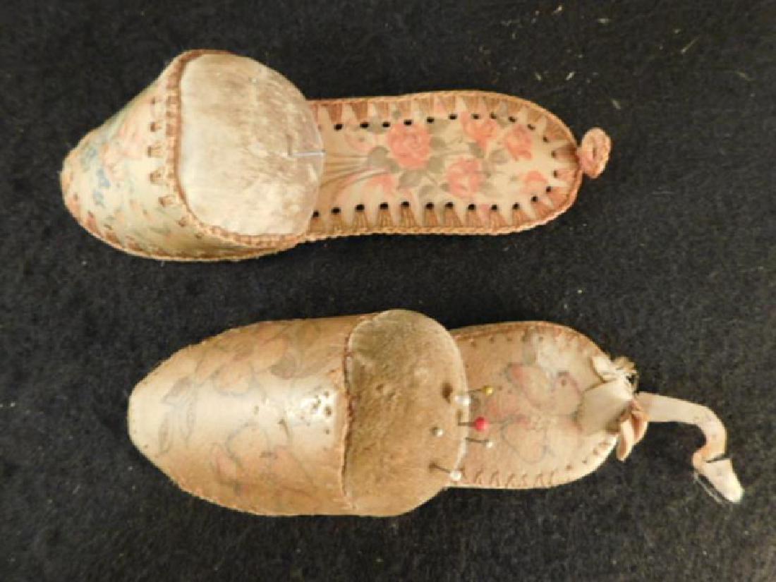 PIN CUSHIONS SEWING COLLECTIBLE VICTORIAN ERA ANTIQUE: Thank you for attending HATMAN AUCTIONS! This auctions consists of and ecclectic variety of fantastic quality 2031's Victorian Era Glass, antiques, Advertising, Art, Fenton, Hummel, Disney, Rare Rocks