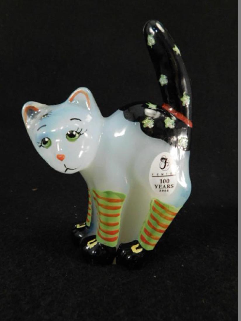 FENTON ART GLASS USA HANDPAINTED ( YES WE SHIP) CAT: Thank you for attending HATMAN AUCTIONS! This auctions consists of and ecclectic variety of fantastic quality 2066's Victorian Era Glass, antiques, Advertising, Art, Fenton, Hummel, Disney, Rare Rocks