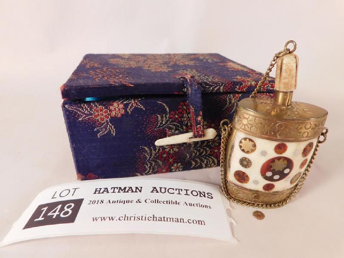 VINTAGE ANTIQUE BRASS SNUFF BOTTLE (YES, WE SHIP!): Thank you for attending HATMAN AUCTIONS! This auctions consists of several lots of antiques, advertising, ephemera, rare rocks, Fenton, Hummel, Disney and other collectibles. Please see photos for mea