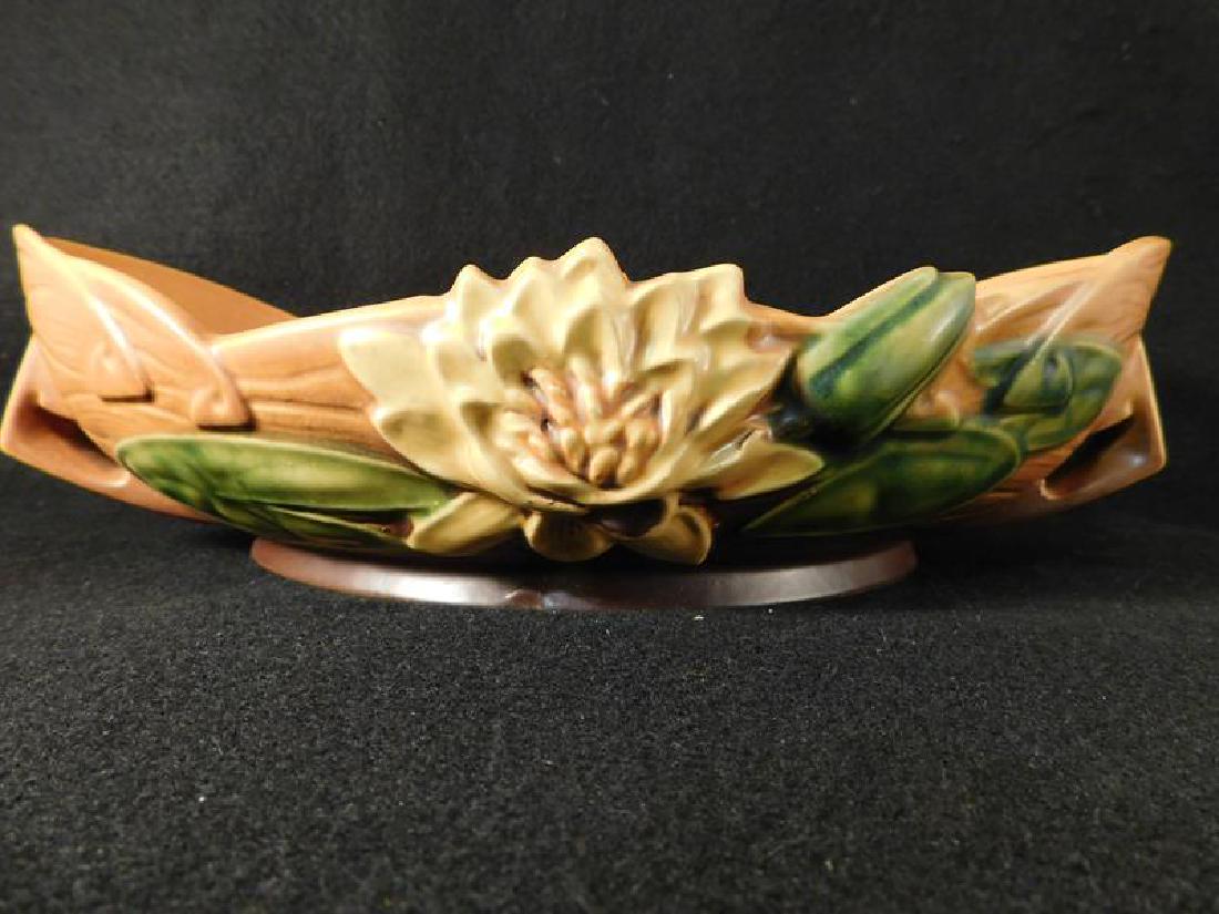 ROSEVILLE POTTERY WATER LILY BOWL (YES, WE SHIP!): Thank you for attending HATMAN AUCTIONS! This auctions consists of several lots of antiques, advertising, ephemera, rare rocks, Fenton, Hummel, Disney and other collectibles. Please see photos for mea