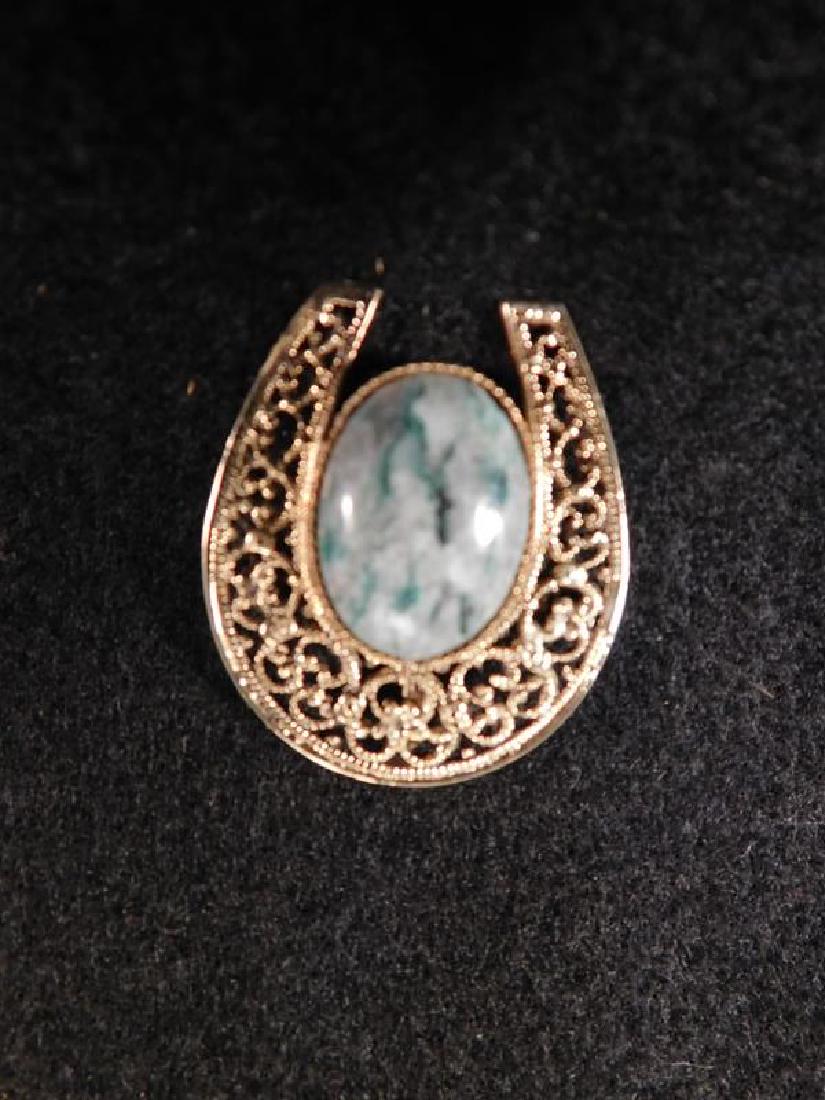 CABOCHON HORSESHOE PENDANT (YES, WE SHIP!): Thank you for attending HATMAN AUCTIONS! This auctions consists of several lots of antiques, advertising, ephemera, rare rocks, Fenton, Hummel, Disney and other collectibles. Please see photos for mea