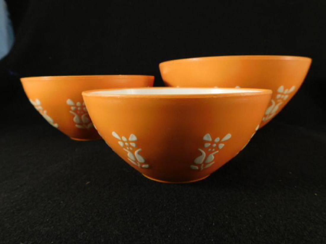 REGALINE BOWLS NESTING MID CENTURY (YES, WE SHIP!): Thank you for attending HATMAN AUCTIONS! This auctions consists of several lots of antiques, advertising, ephemera, rare rocks, Fenton, Hummel, Disney and other collectibles. Please see photos for mea