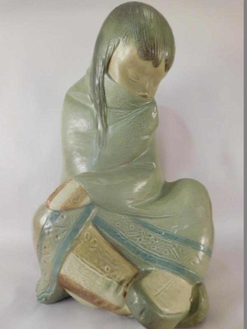LLADRO LARGE FIGURE INDIAN NATIVE AMERICAN CHILD (1 of 3)