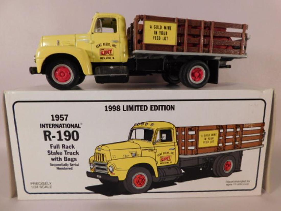 KENT FEED 1957 INTERNATIONAL R190 FULL RACK STAKE TRUCK (1 of 5)