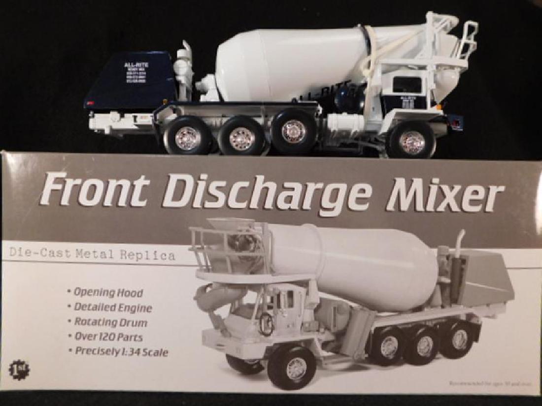 FIRST GEAR FRONT DISCHARGE MIXER DIES CAST REPLICA (1 of 5)