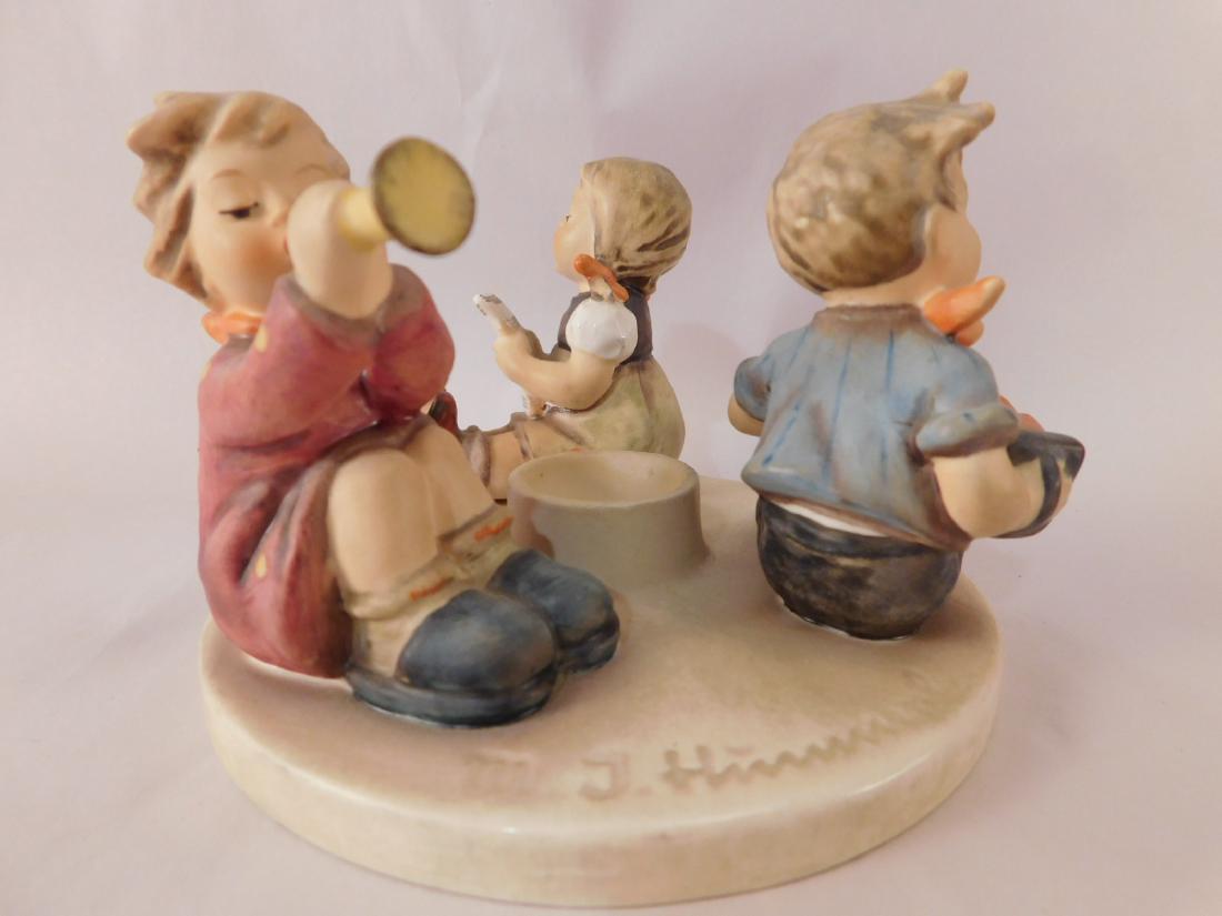HUMMEL GOEBEL FIGURINE (YES,WE SHIP) (YES, WE SHIP!): HUMMEL GOEBEL FIGURINE (YES,WE SHIP) (YES, WE SHIP!)