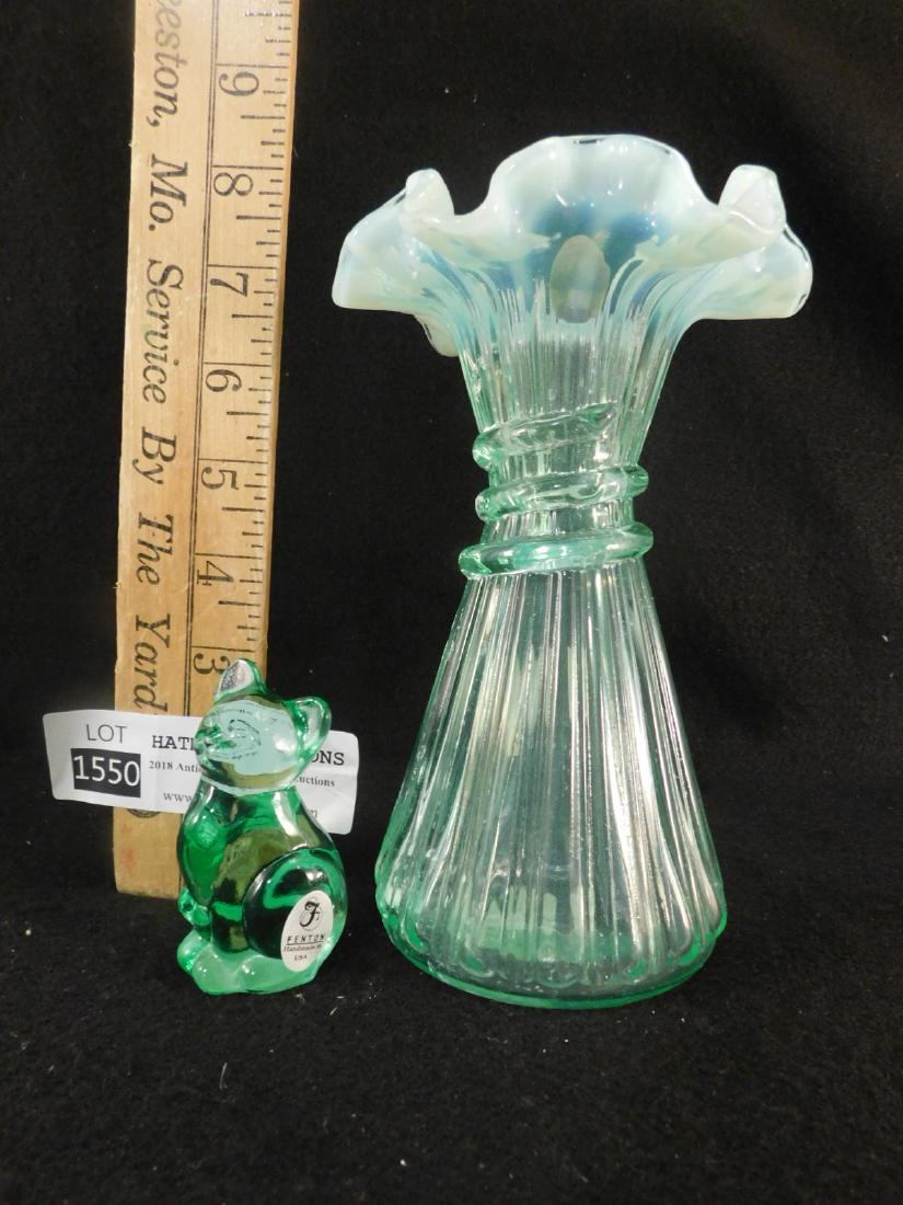 FENTON ARE GLASS USA HANDPAINTED VASE AND KITTEN  (YES, (1 of 2)