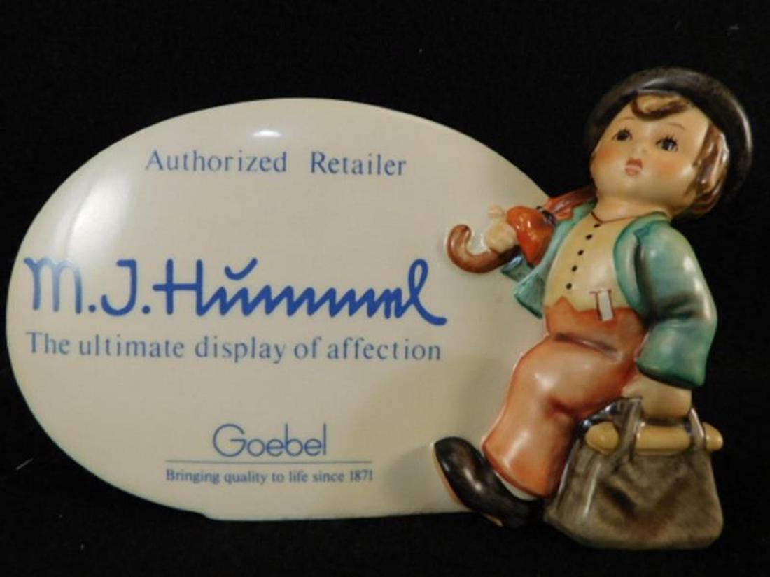 HUMMEL GOEBEL BERTA M.I. FIGURINE DISPLAY PLAQUE ( YES (1 of 3)