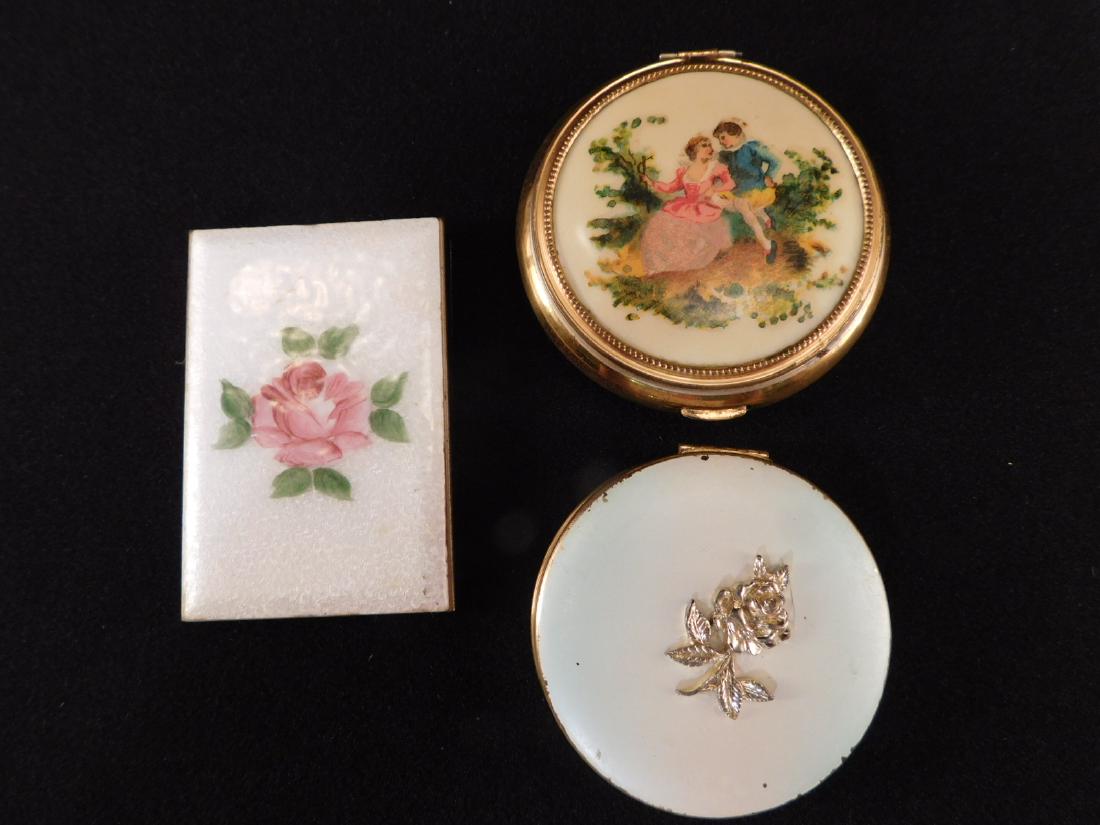VINTAGE ENAMEL COMPACTS MAKEUP CASES AND NOTEPAD (YES, (1 of 9)