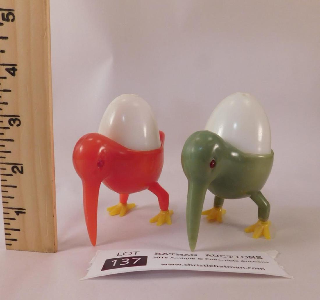 WHIMSICAL BIRD AND EGG SALT AND PEPPER VINTAGE ANTIQUE: WHIMSICAL BIRD AND EGG SALT AND PEPPER VINTAGE ANTIQUE (YES, WE SHIP!)