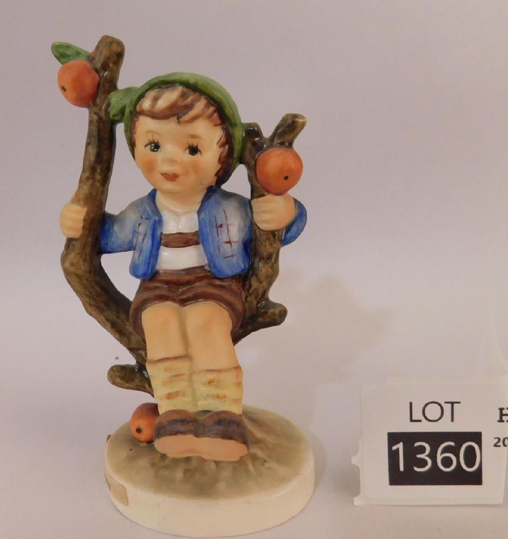 HUMMEL GOEBEL FIGURINE: HUMMEL GOEBEL FIGURINE