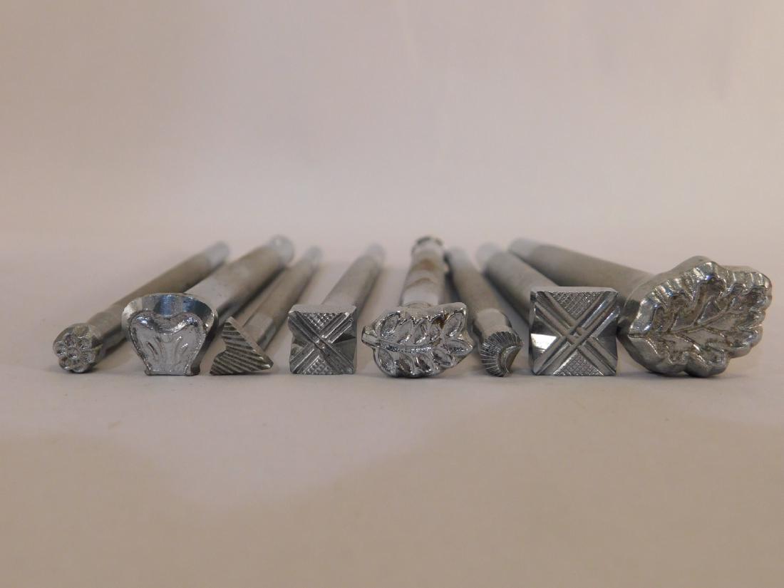 LEATHER WORKING TOOLS STAMPS AND PUNCHES CRAFTOOL BELT (1 of 2)