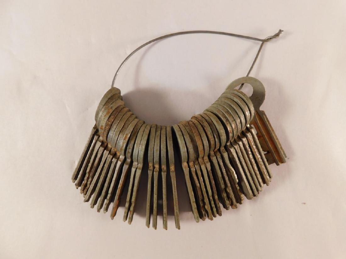 VINTAGE ANTIQUE KEYS: VINTAGE ANTIQUE KEYS