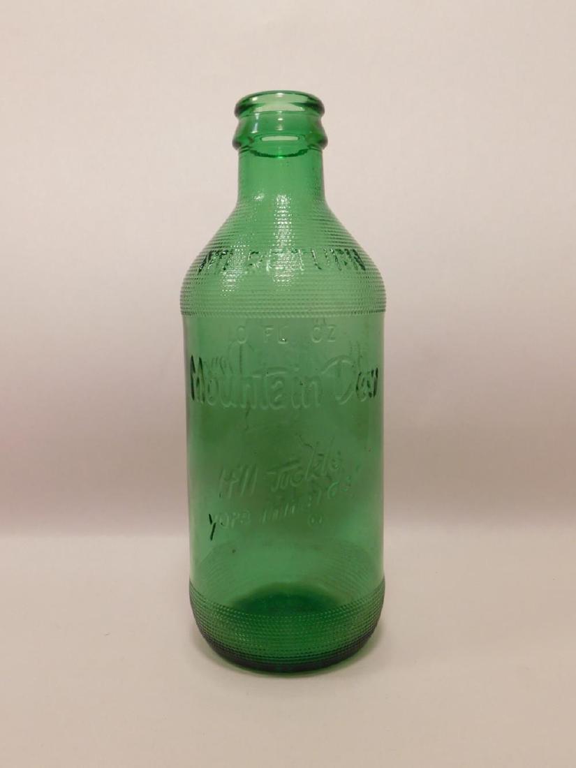 "IT'LL TICKLE YORE INNARDS" VINTAGE 10 OUNCE MOUNTAIN: "IT'LL TICKLE YORE INNARDS" VINTAGE 10 OUNCE MOUNTAIN DEW BOTTLE