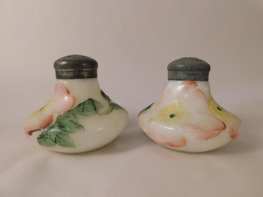 SALT AND PEPPER SHAKER 1800'S ANTIQUE VINTAGE: SALT AND PEPPER SHAKER 1800'S ANTIQUE VINTAGE COLLECTIBLE
